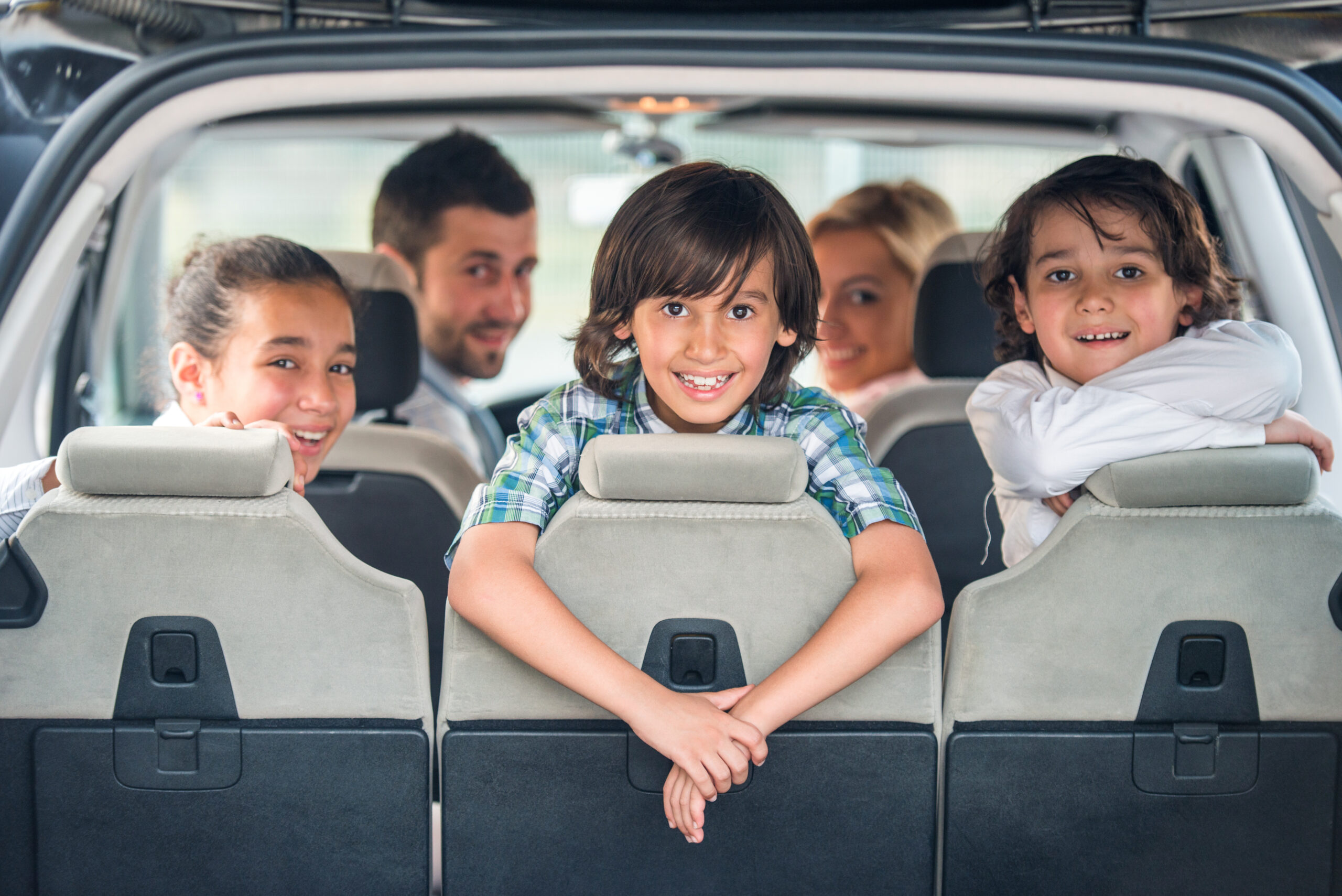 6 Tips Aman Mengendarai Mobil Bersama Anak