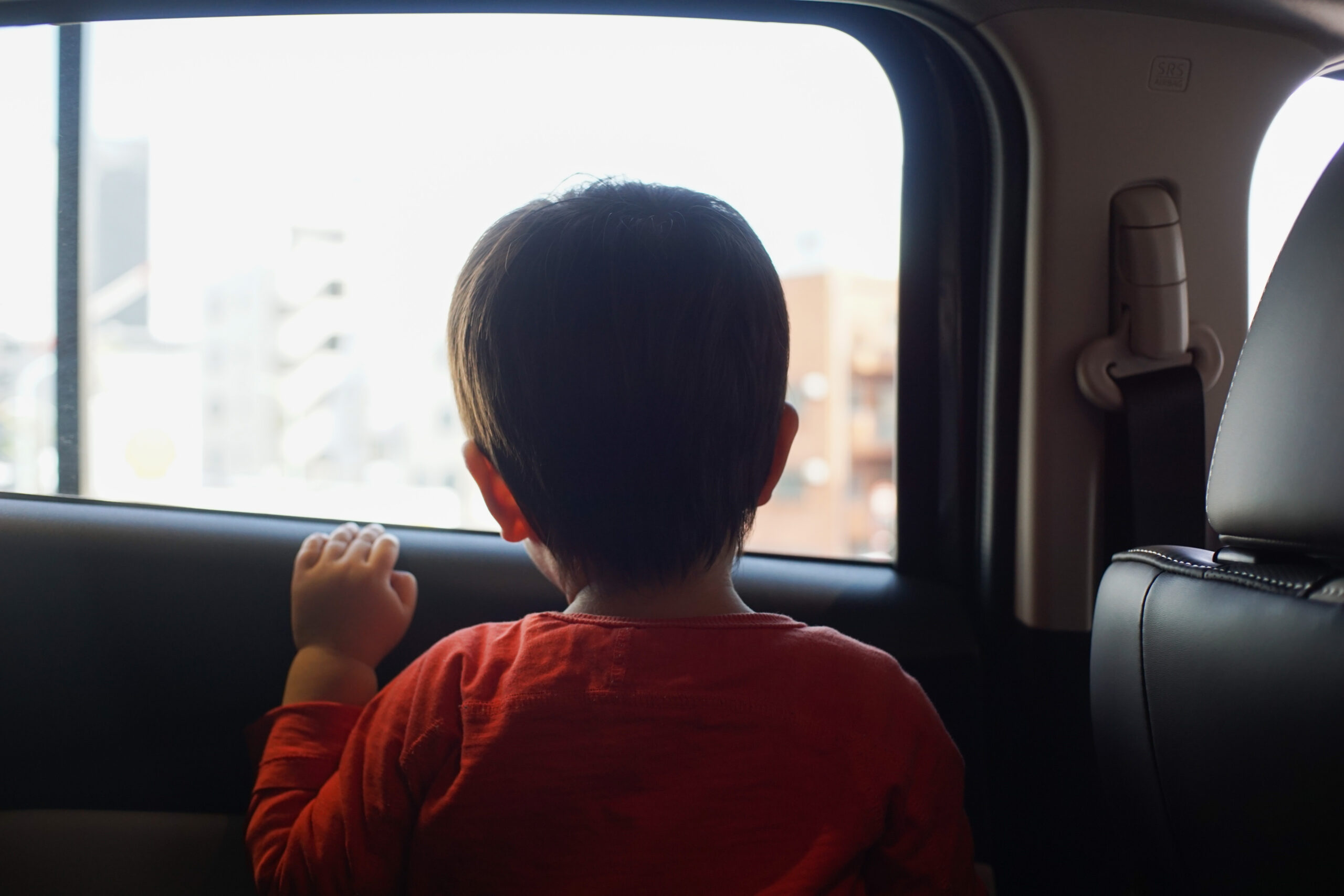 5 Bahaya Bisa Terjadi Ketika Tinggalkan Anak di Dalam Mobil
