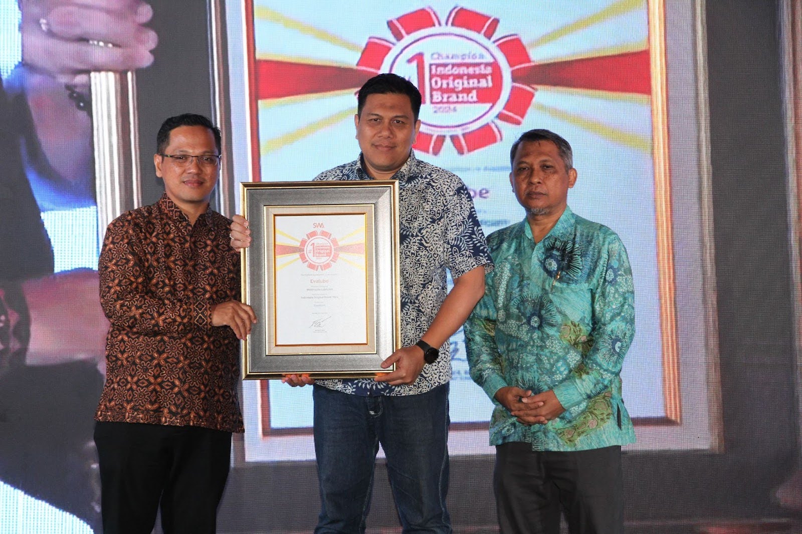 Evalube Kembali Meraih Penghargaan Indonesia Original Brand (IOB) 2024 dengan Predikat Excellent