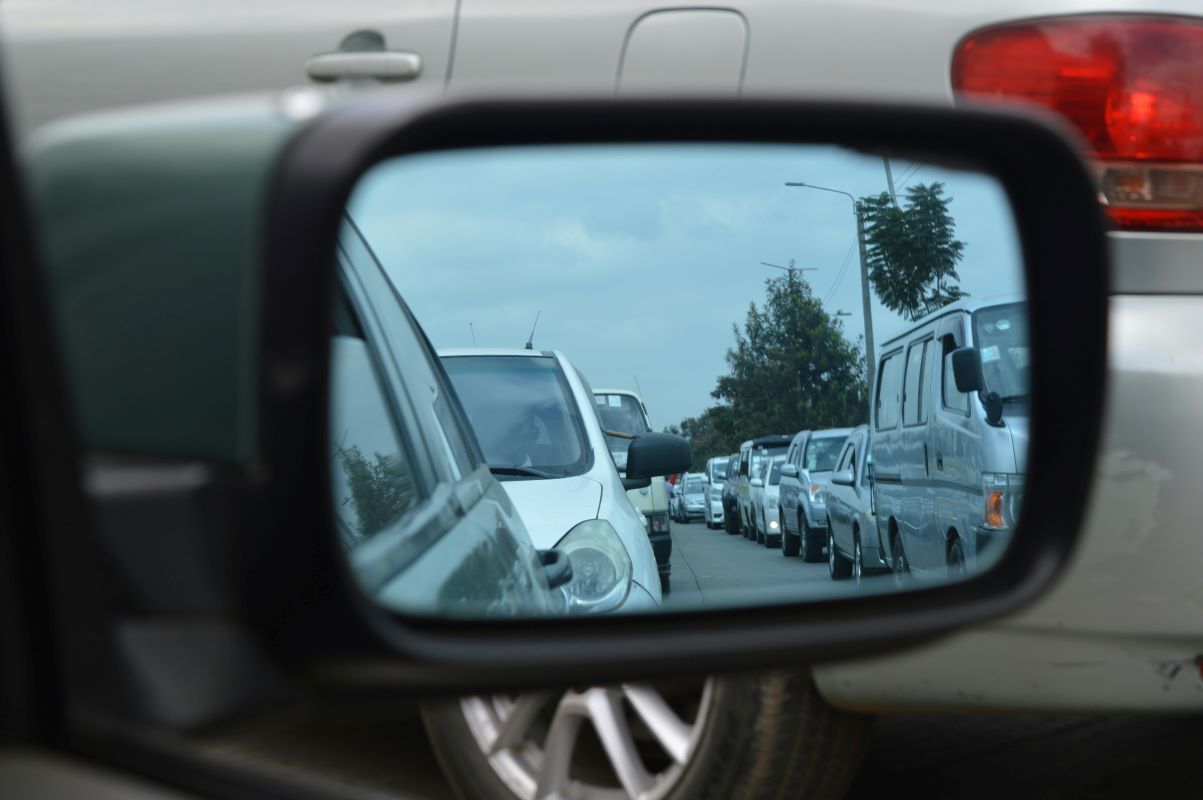 Tips Cegah Blind Spot pada Mobil Besar