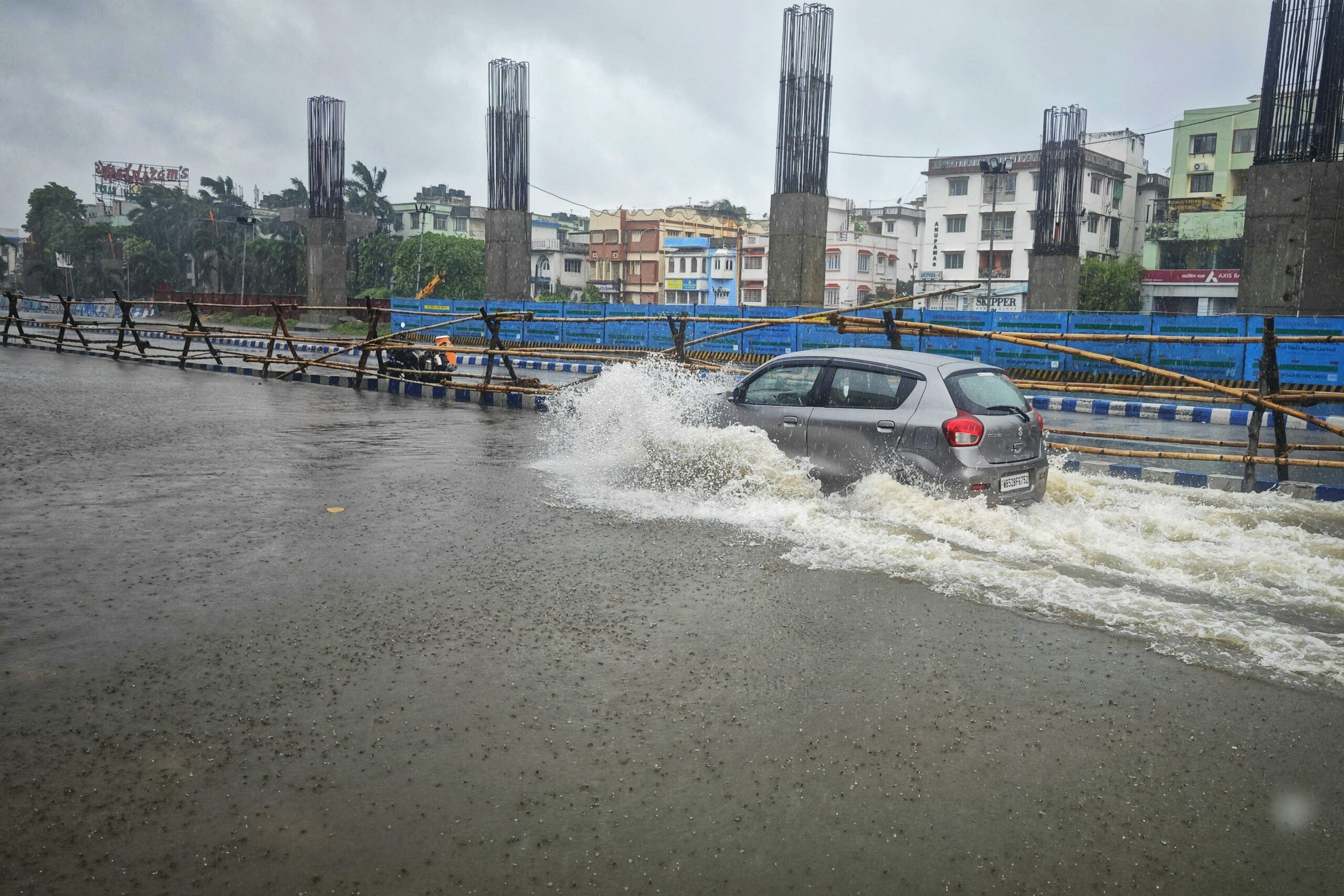 Bolehkah Langsung Menyalakan Mesin pada Mobil Setelah Terendam Banjir?